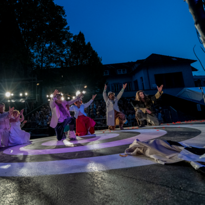Open-Air-Vorstellung der WLB: Ein lauschiger Theaterabend im Sommer mitten in der Altstadt ist ein besonderes Erlebnis